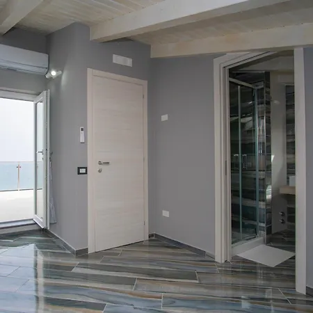 La Dimora Sul Mare Bed & Breakfast *